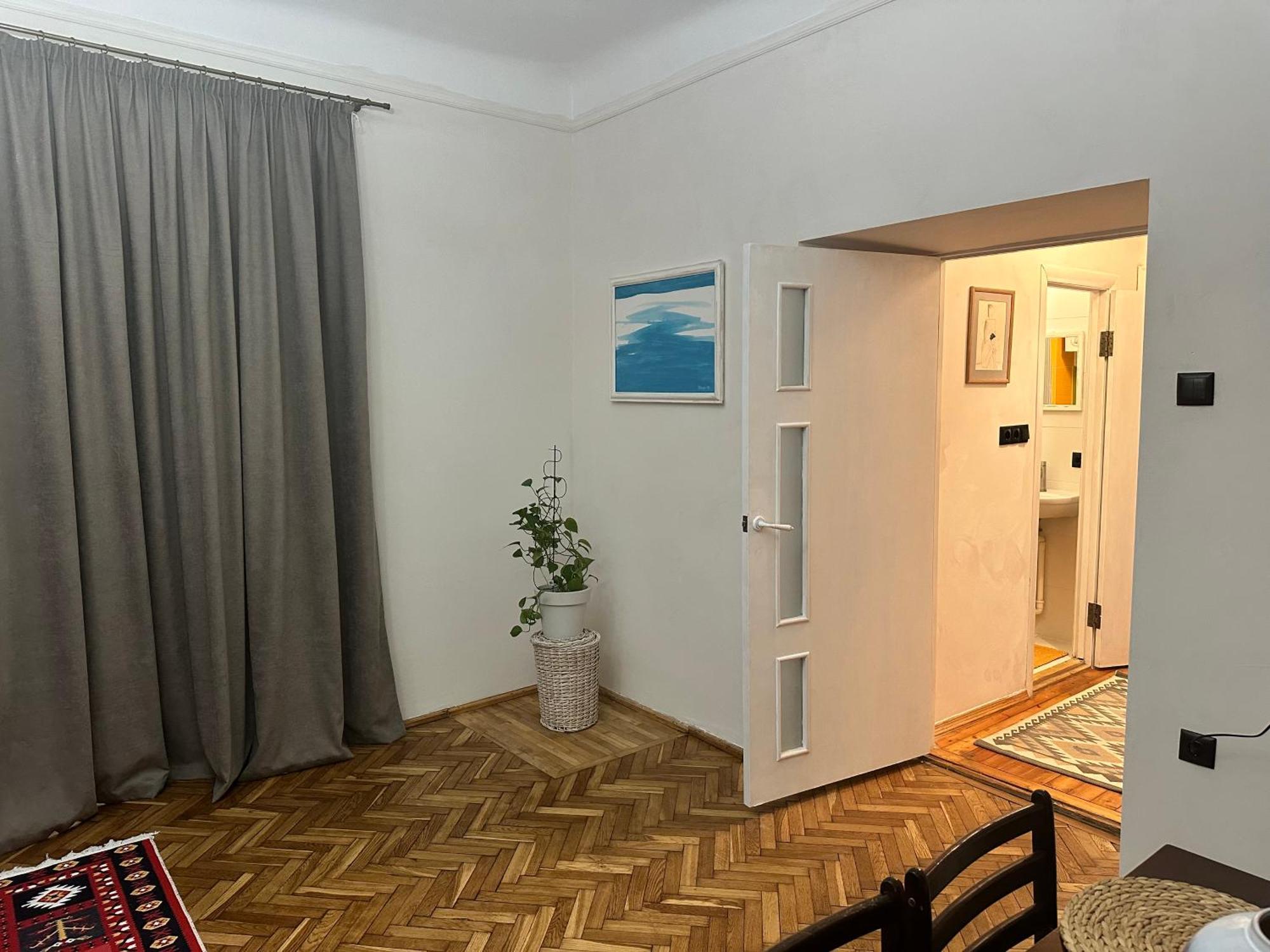 Art Apartment On Kylisha Str Львов Экстерьер фото