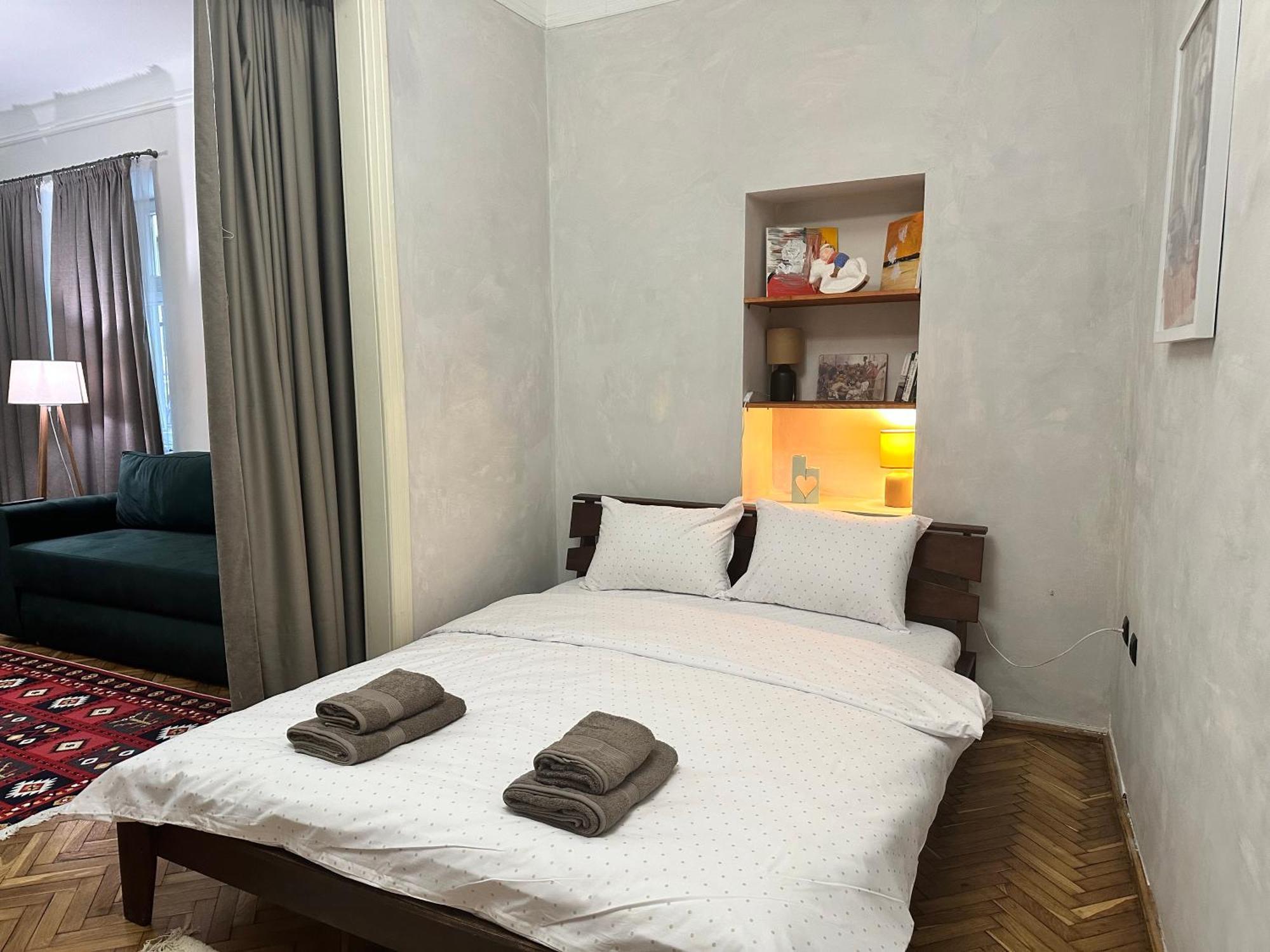 Art Apartment On Kylisha Str Львов Экстерьер фото