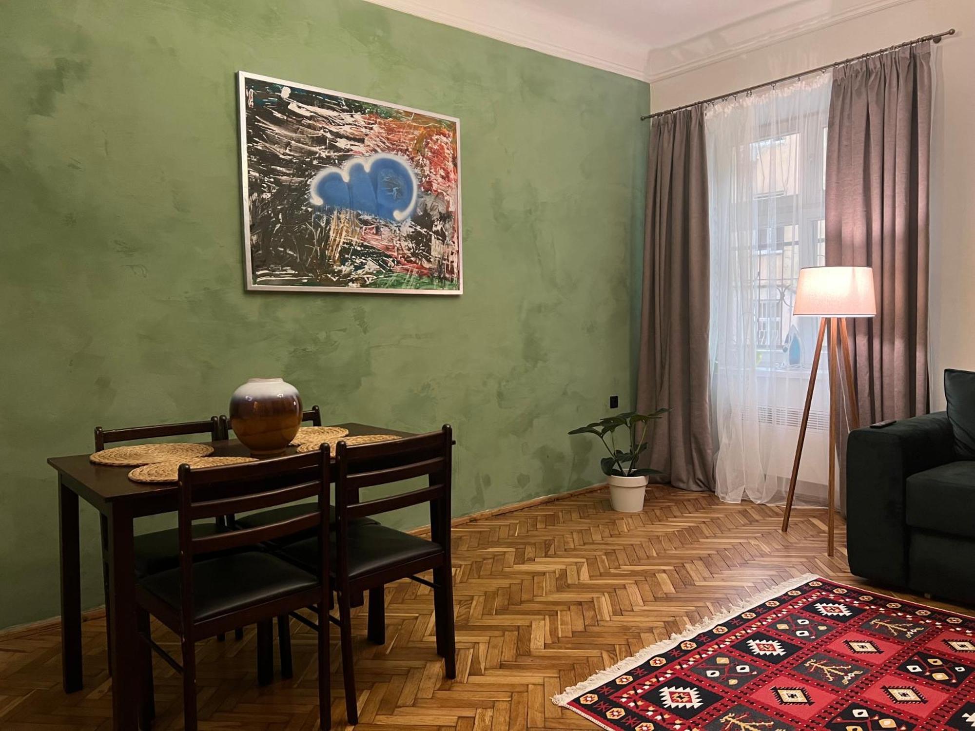 Art Apartment On Kylisha Str Львов Экстерьер фото