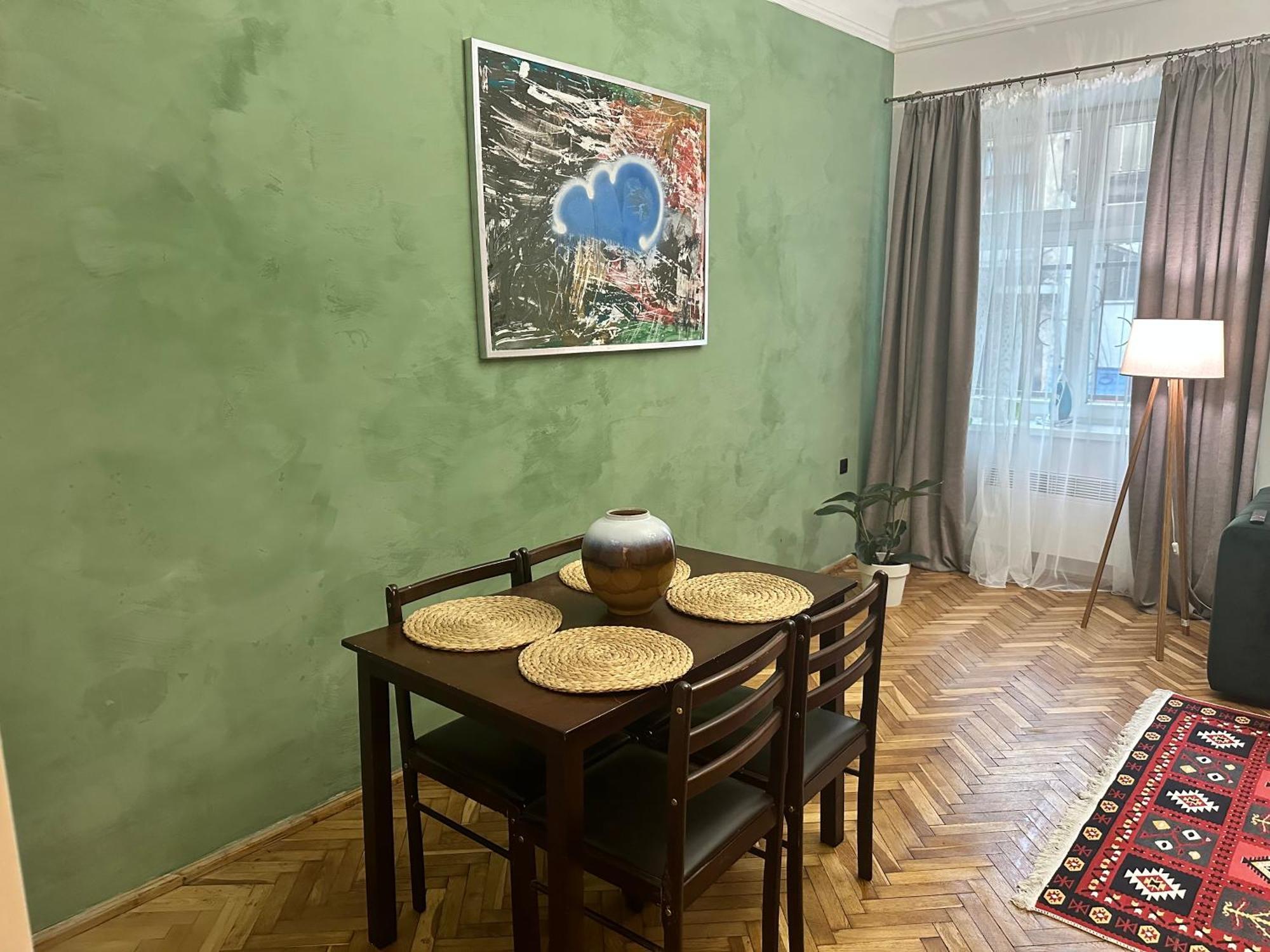Art Apartment On Kylisha Str Львов Экстерьер фото